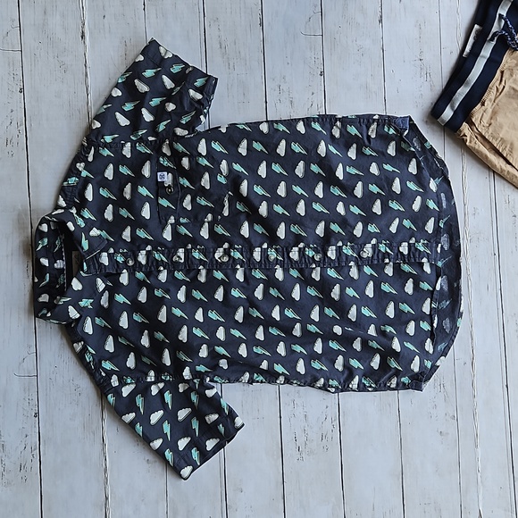 Button up and Khaki Shorts Set Size M (10-12) - Picture 5 of 8